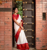 Jashiyaa Flosive Women's Present Banarasi Soft Lichi Silk Saree Beautiful Jacquard Rich Pallu Design Work Zari Woven Kanjivaram Silk Style Saree With Soft Lichi Silk Blouse Piece Ayn Royal White & Red